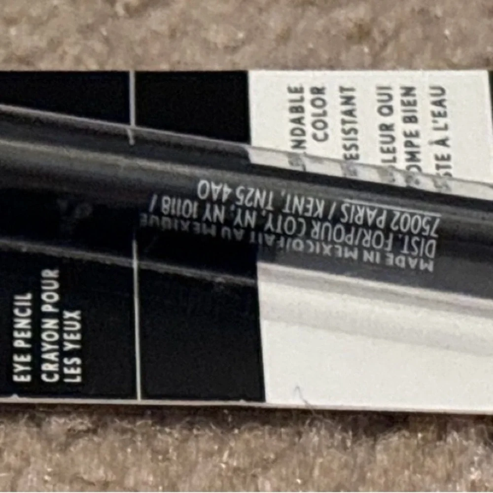 COVERGIRL Perfect Blend By Perfect Point Plus Eye Pencil #100 Basic Black new